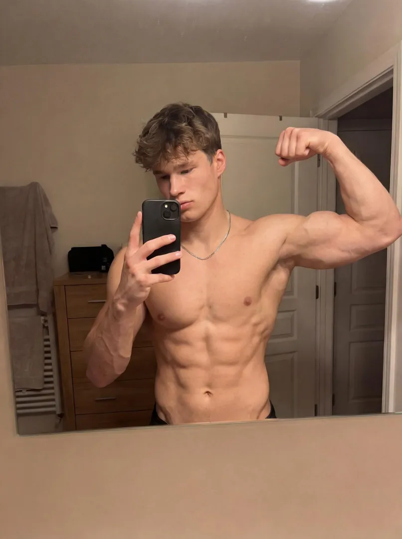 built not bought,bicep show! posted by dreammyopheliaa