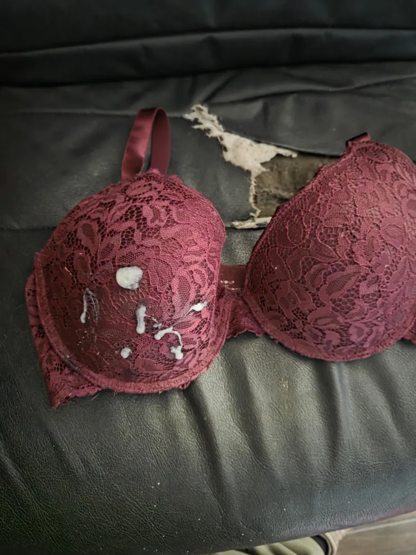 Burgundy 36DD posted by slurp100