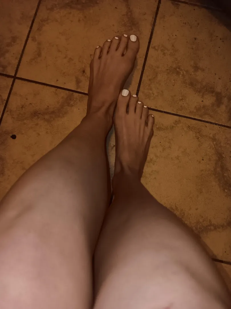 Bust to my feet right now!! posted by twinkle-toess-882