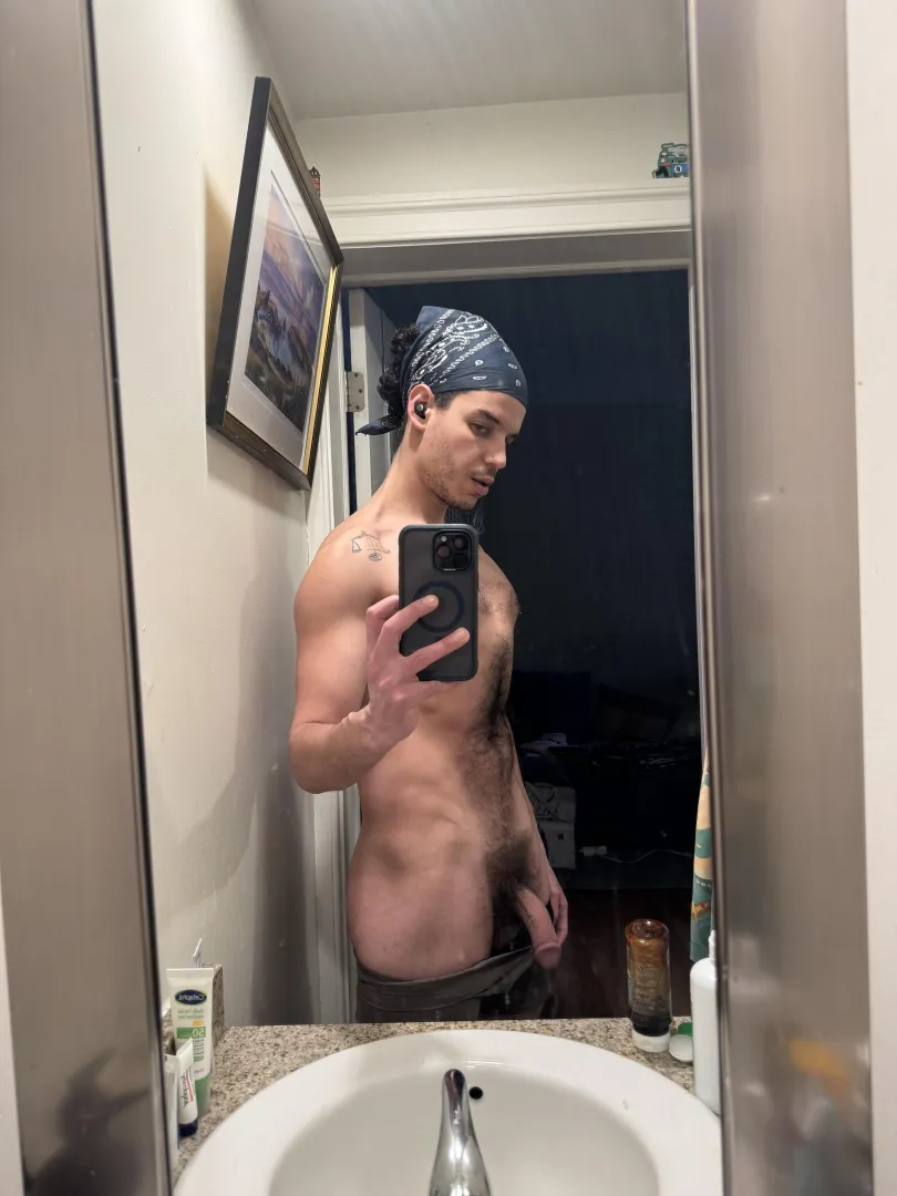 Butta hop in the shower posted by mylkn_honey9