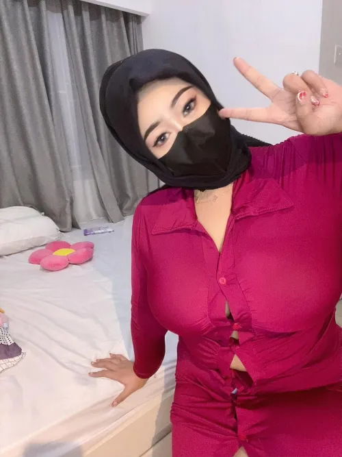 Button struggling by RetroAstroBabe