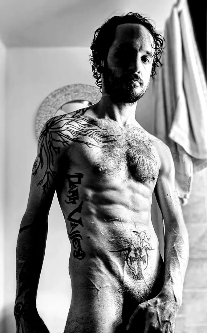 B&W_01 posted by runr_