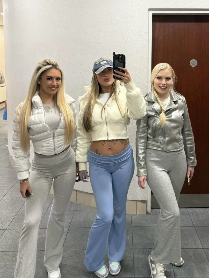 By three posted by ittybityprettykitty