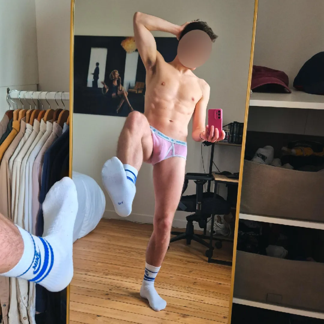 Ca vous va? posted by AdamFitSock_Red