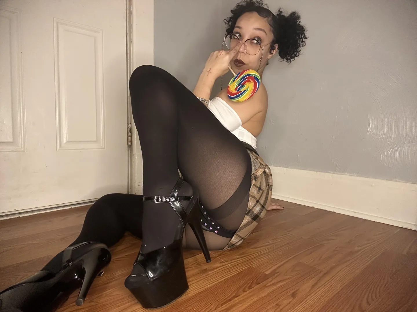 Calm outside, curious inside  posted by delphiraexo