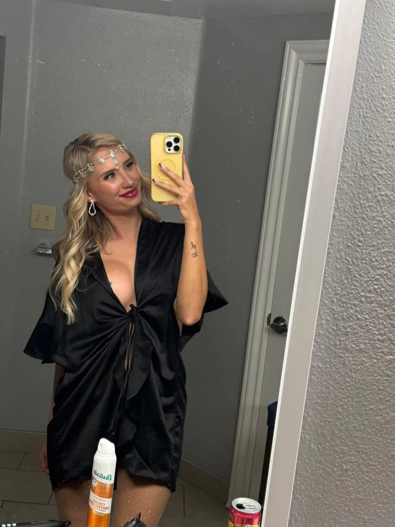 Can a horny girl give you a boner today? posted by aria_adams