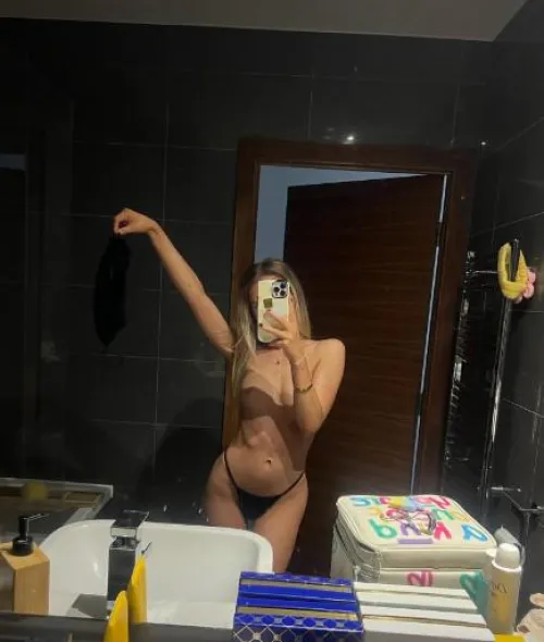 Can i be you fav blonde? by Upstairs_Leg_7258