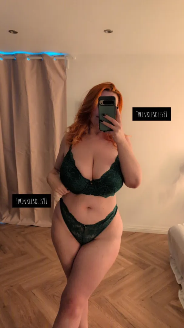 Can I be you little poison ivy posted by Twinklesoles91