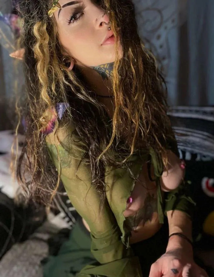 Can I be your elf-friend? posted by SnuggleHex