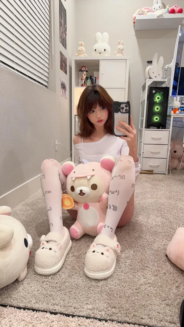 Can I be your geeky girlfriend? posted by Smeepsi