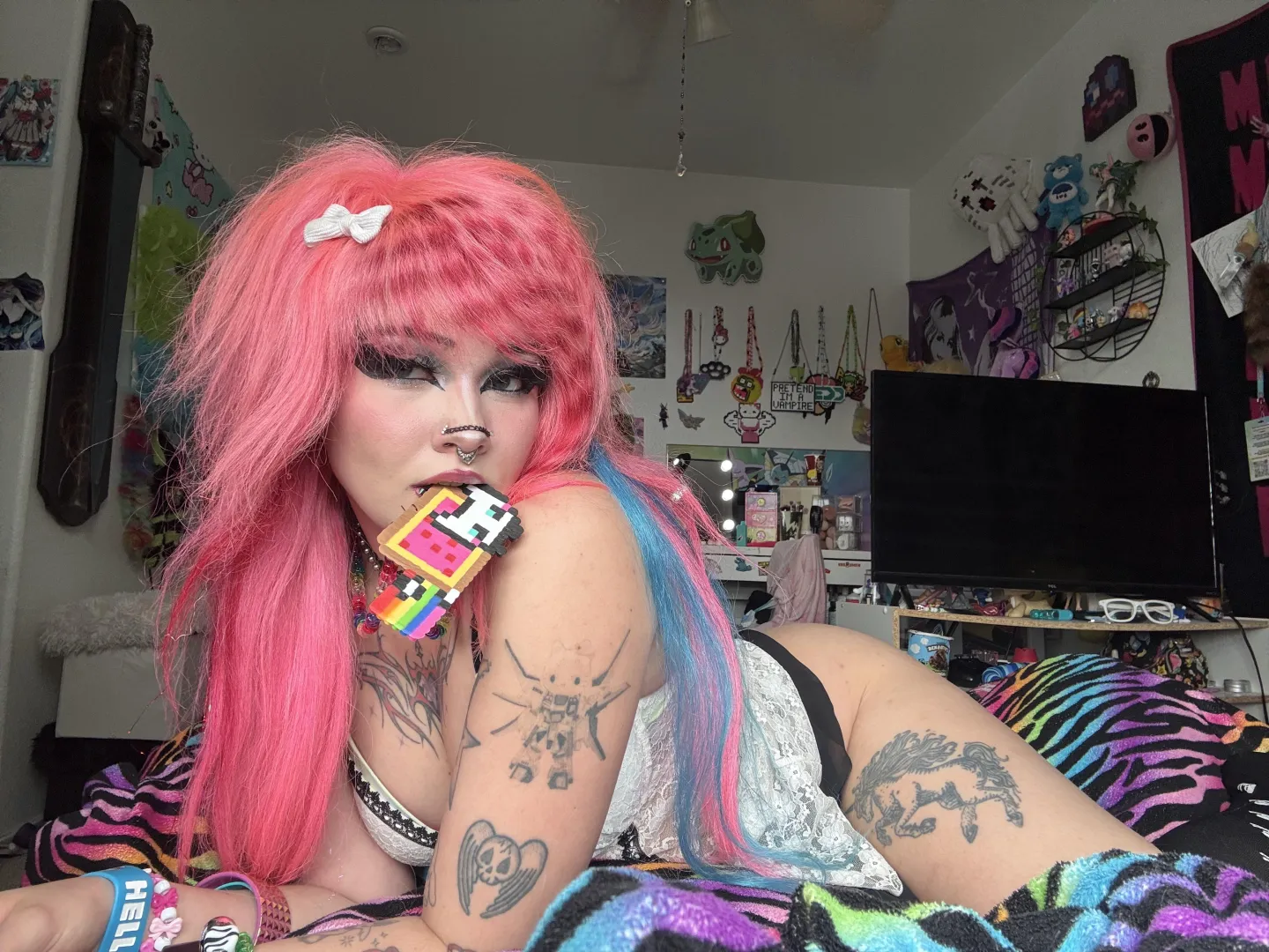 Can i be your scene gf? >.< posted by _ScarletTwinkle