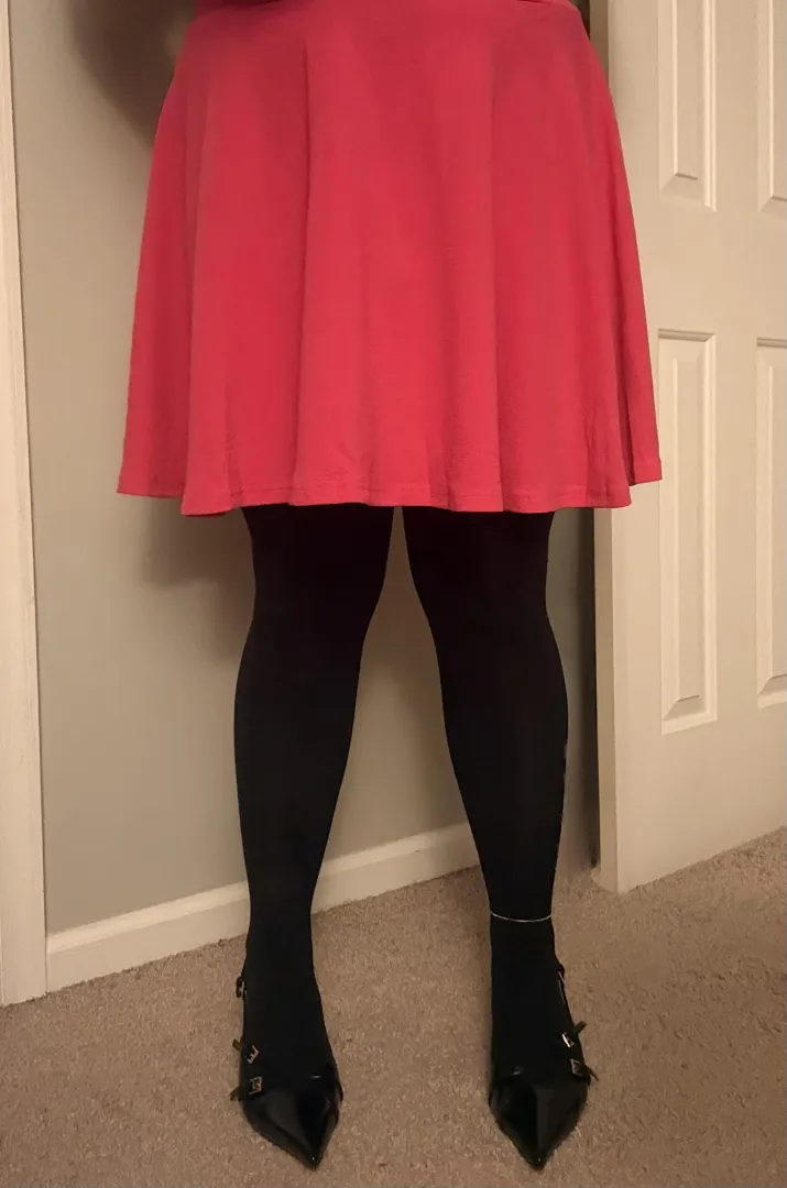 Can I be your trophy girl? posted by yes_its_a_dadbod84