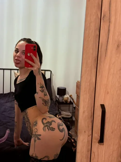 Can I get a spank on that ass by MichiganGirlx