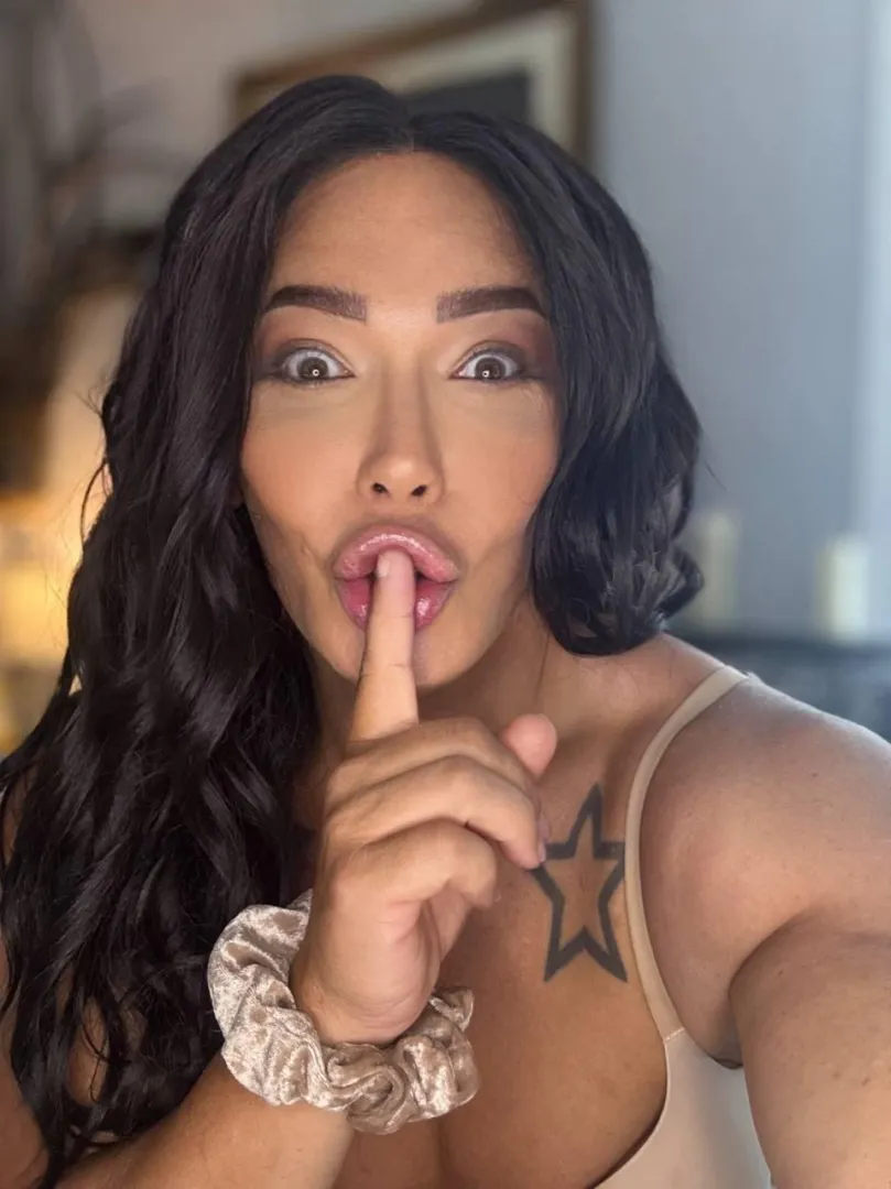 Can I impress you? posted by annatransxo