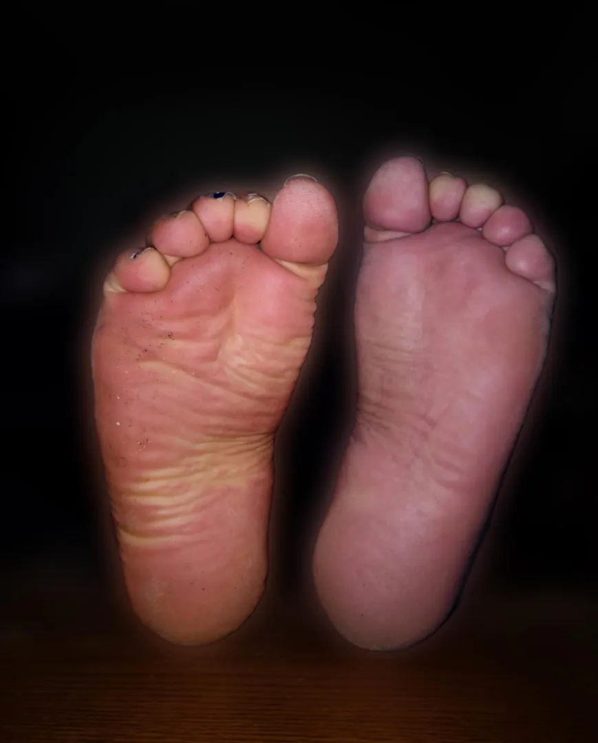 Can I rub the tip of your cock with my wrinkled sole? posted by Elegant-Morning-8580