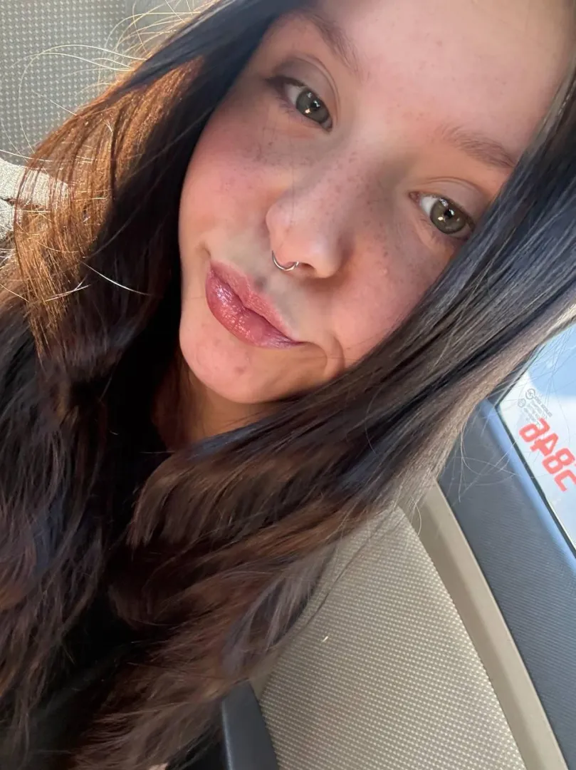 can i send u naked pictures... say yes if u want them cause i have a lot more posted by cassieonlyxo