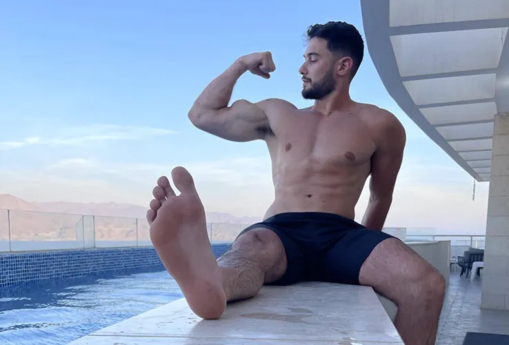 Can I send u pics like this?  by masterapex6