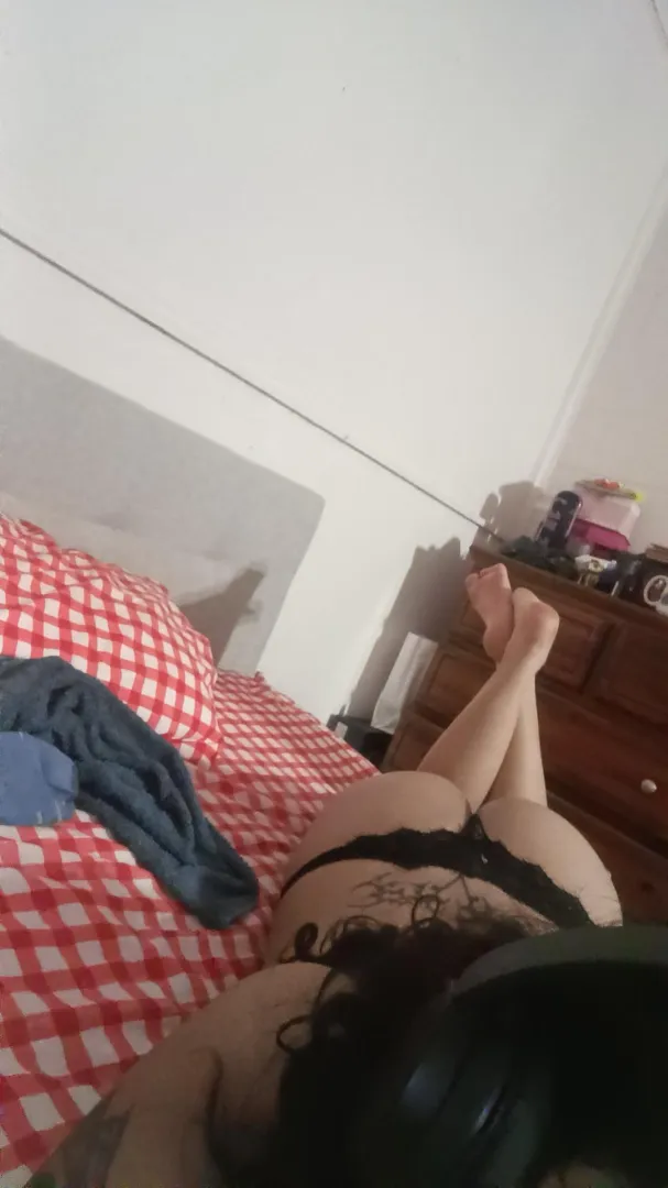 Can I show U more? posted by valerie_3111