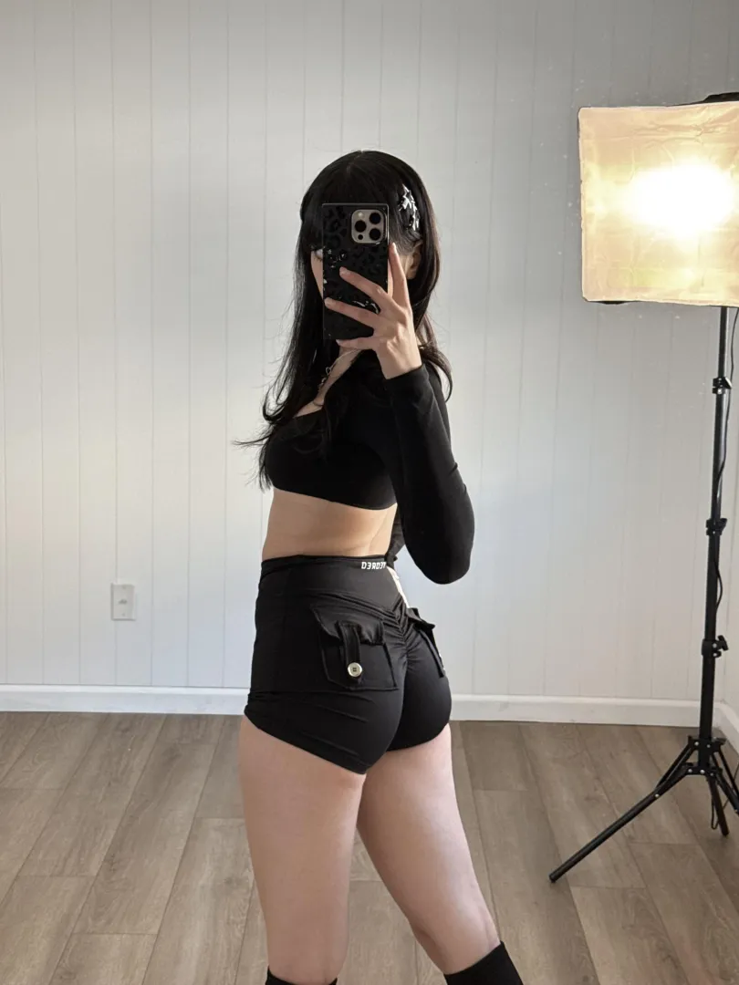 Can i sit on your face? posted by yesiwilde