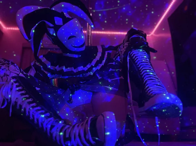 Can someone help tie my shoe laces?  by theybeyorick