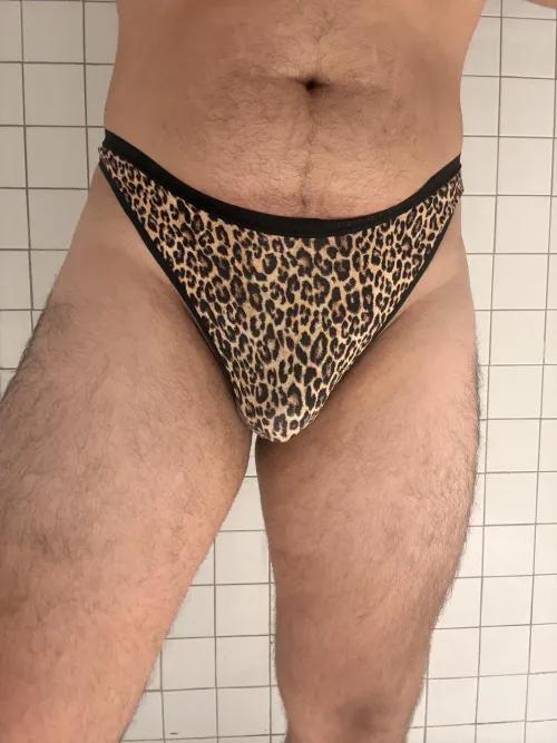 Can straight guys wear panties?  by plug_your_butt