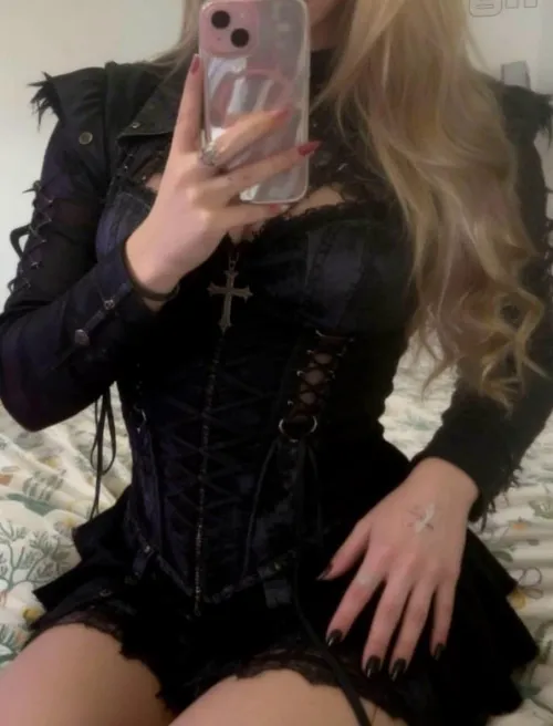 can u outdo my man and make me squirt for both of you ? by prettyellaa65