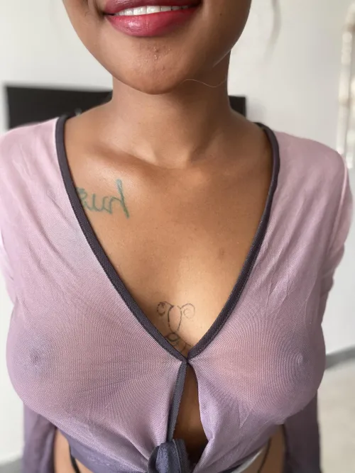 can u tell i’m happy to be free? my smile says it all... even if u can't see all of me by taylor_elina