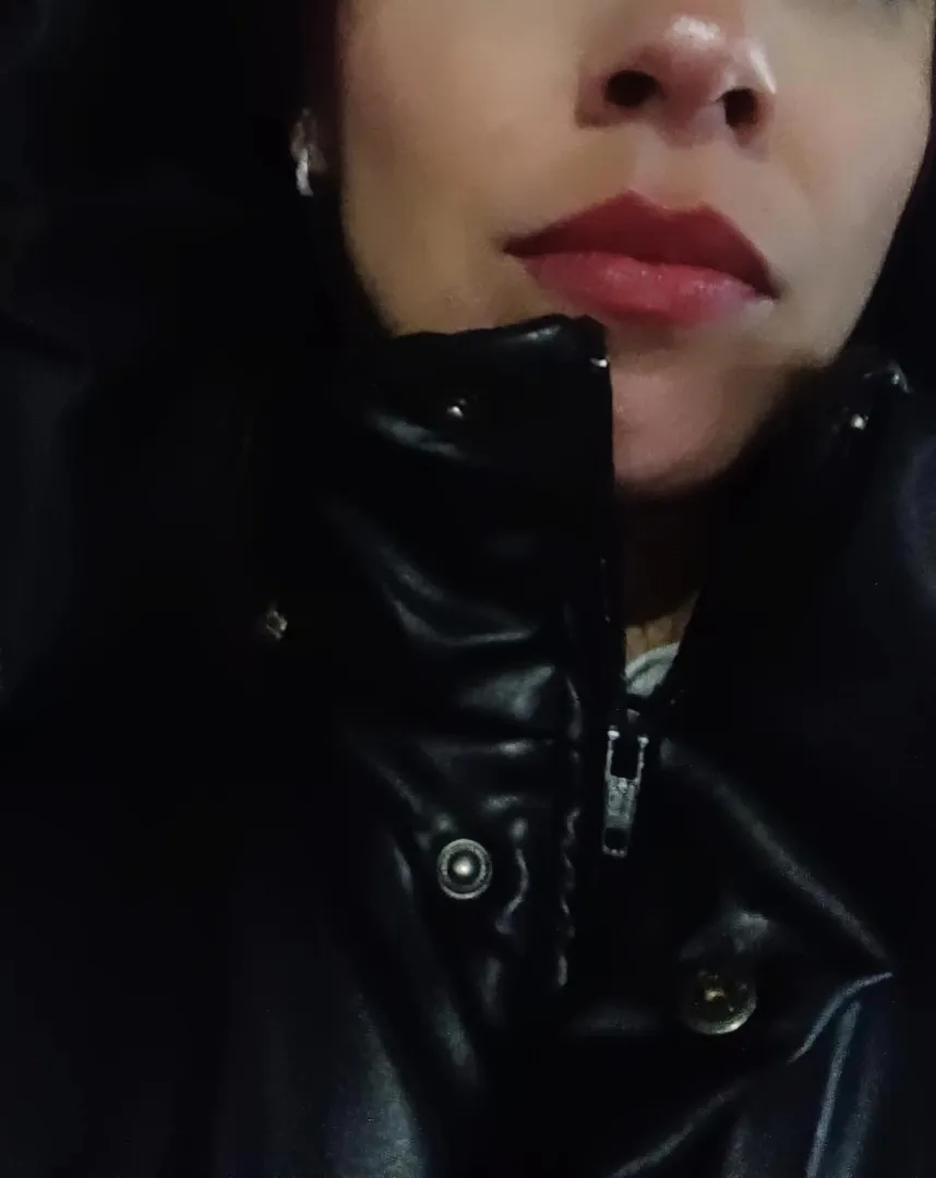 Can you adore those lips? posted by Goddes_isa