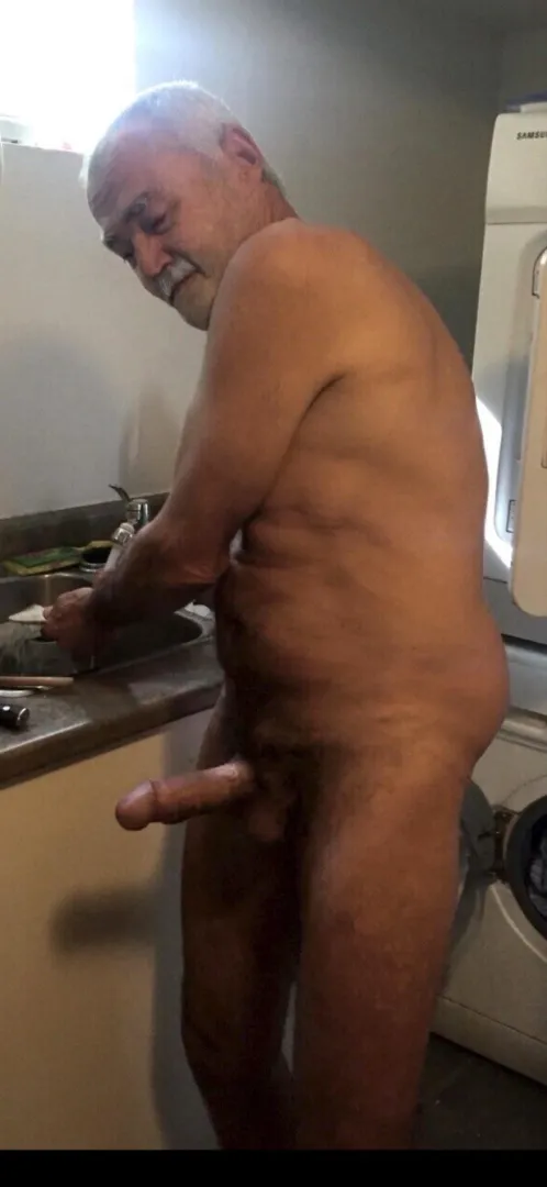 Can you help me in the kitchen? posted by 1960125