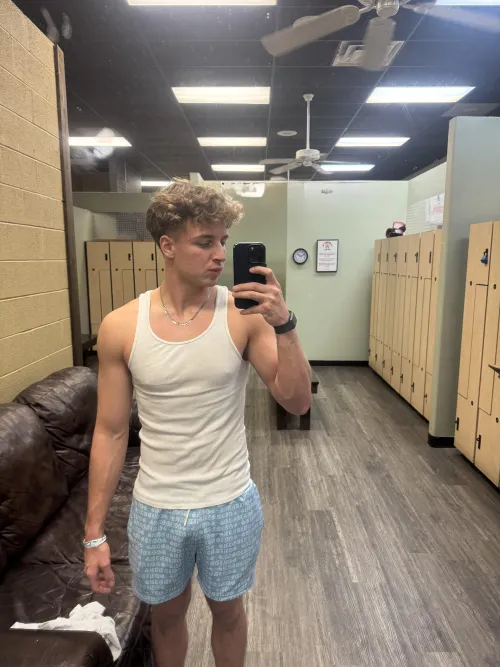 Can you see it lol? by tyler_raw