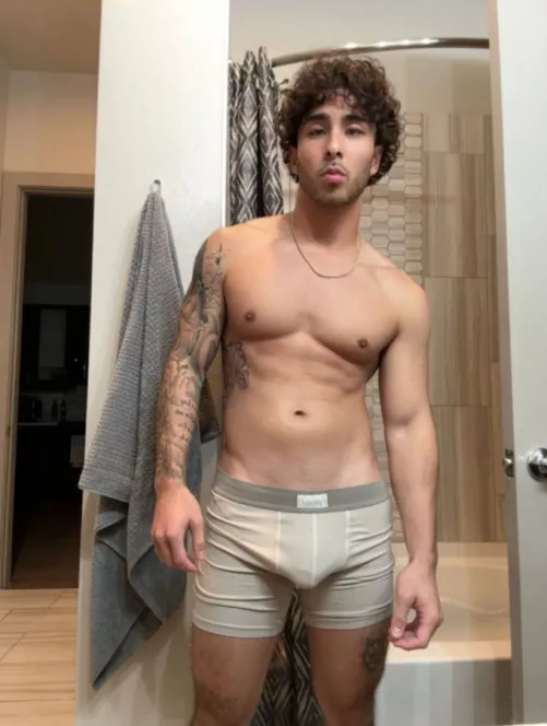 can’t hide it in these by thejordank1ng