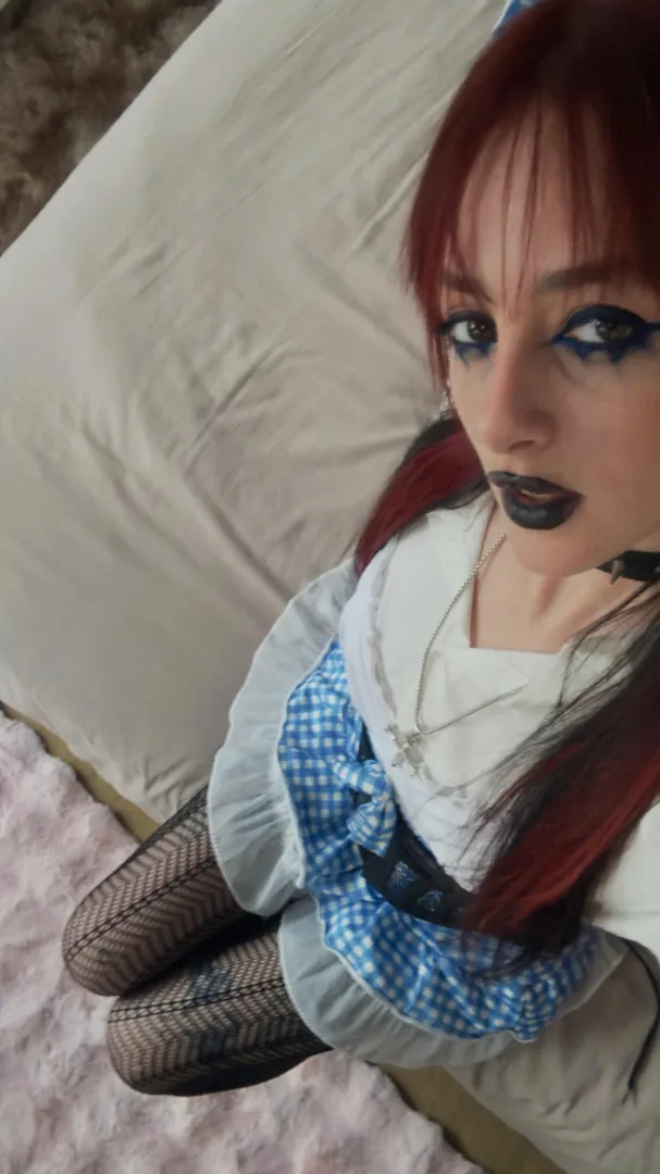 Can’t host lol but definitely bored and down replying on lg:.Iunaromes'. posted by AbsouloteMadlad