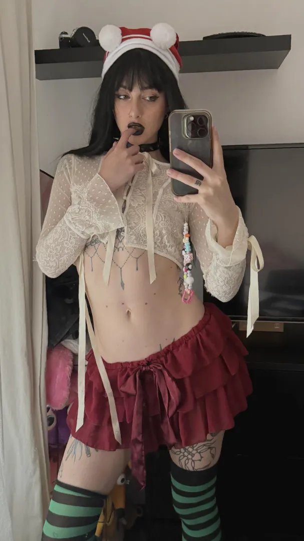 Can’t host rn but I’m in a mood - reply me on lnsta:.Iunaromes'. posted by fallofshadows