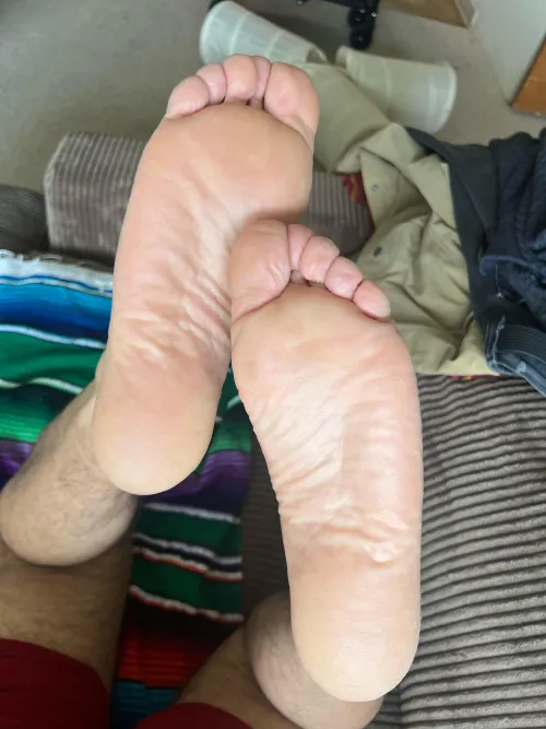 Can’t look away. by Mysolesownyou