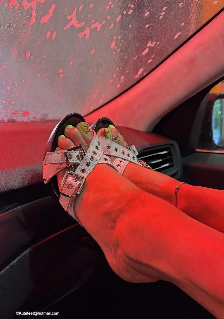 Car Wash Fun posted by Kute_Feet