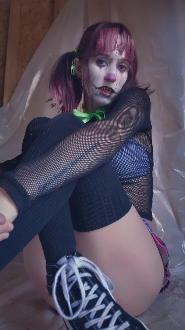 Care for a bite  posted by WittlePumpkinn