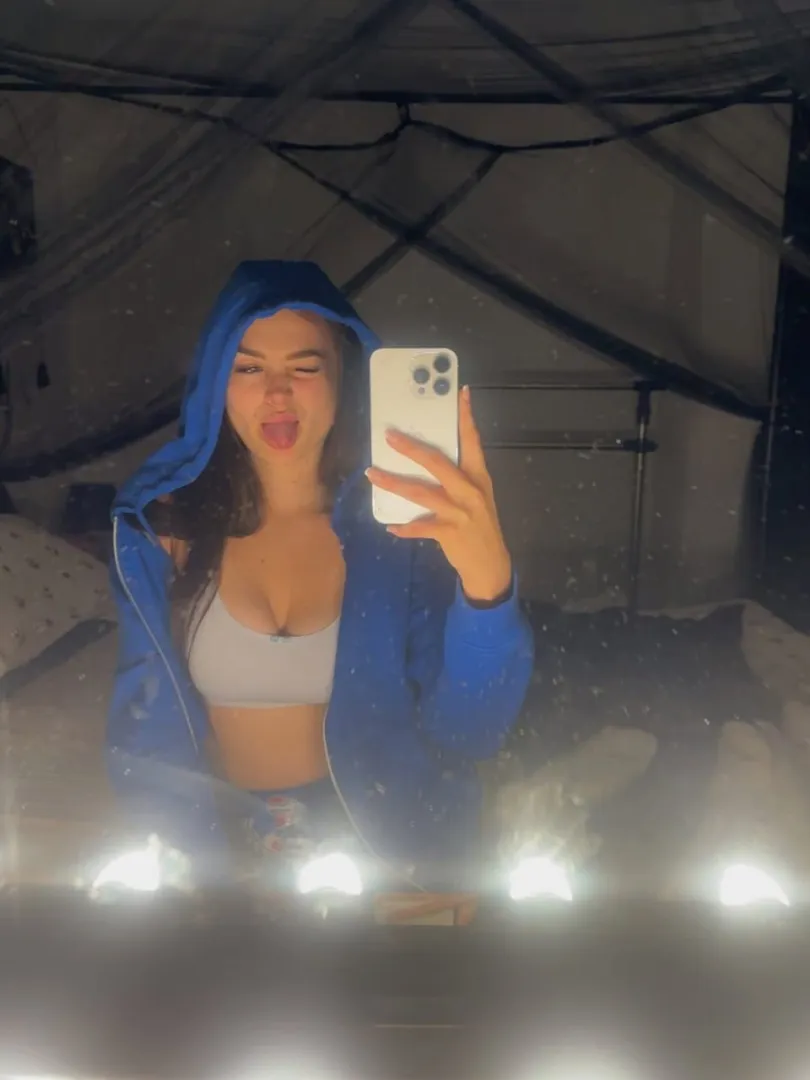 Care to taste my tongue? posted by tasteeme4