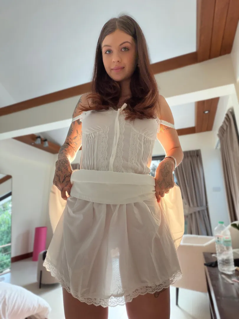 Catch the sun's rays through my dress posted by glowdisorder