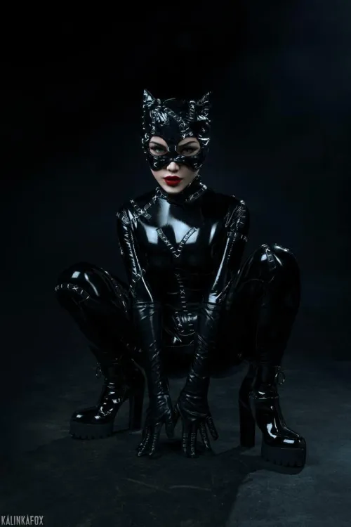 Catwoman Posing (KalinkaFox) [DC] by Mxfyn
