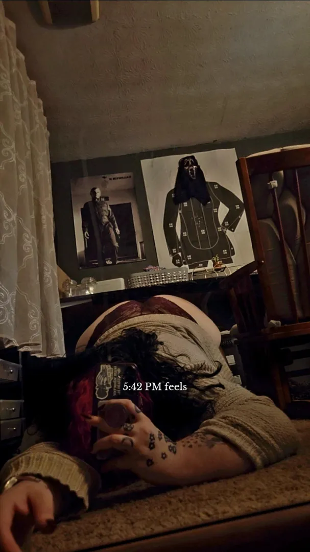 caught you staring, daddy… like the view? ✨ posted by LogicalCaterpillar24