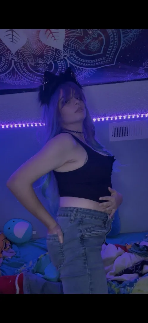 Caught you staring // rosee_georgia posted by L1ttlem1ssRosee