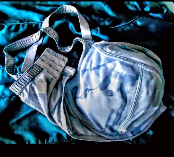 Ce soutien gorge me faisait très envie depuis plusieurs jours mais pas disponible et ce matin... by Fantasy10000