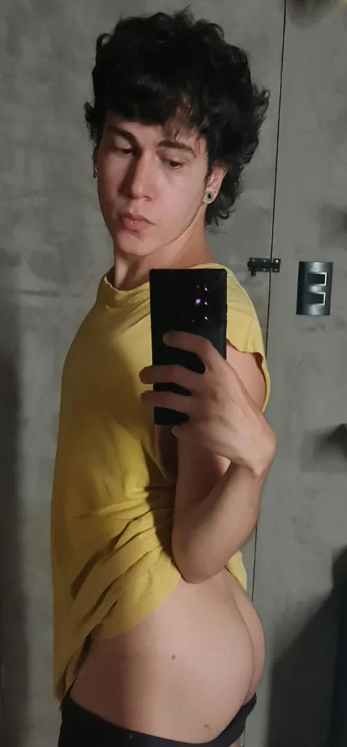 Chama dm se quiser o cuzinho  posted by faggytwink