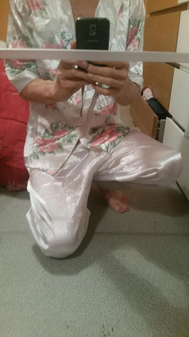 charline te fais des bisous posted by Mean_Drawing_8042