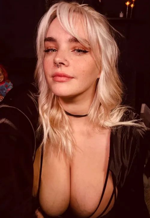 Checkin in by bootylunaonly