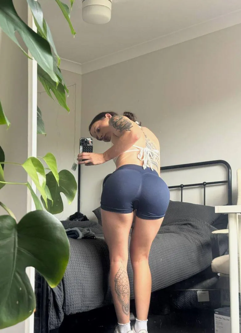 Cheeky & short. posted by Bunnyappleh