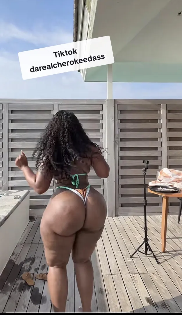 Cherokee removed her iconic lion tattoo posted by Mrtonight101