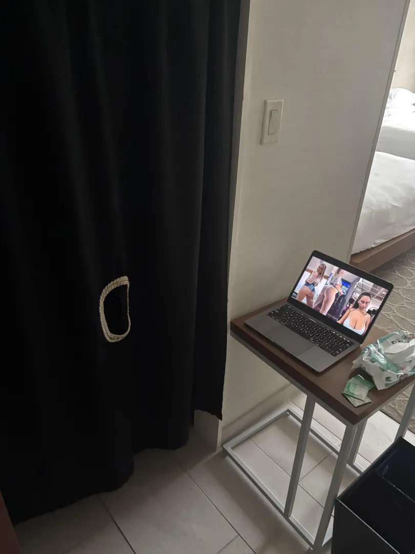 Chicago M4M Anonymous Gloryhole 28M Host posted by cummnutnow