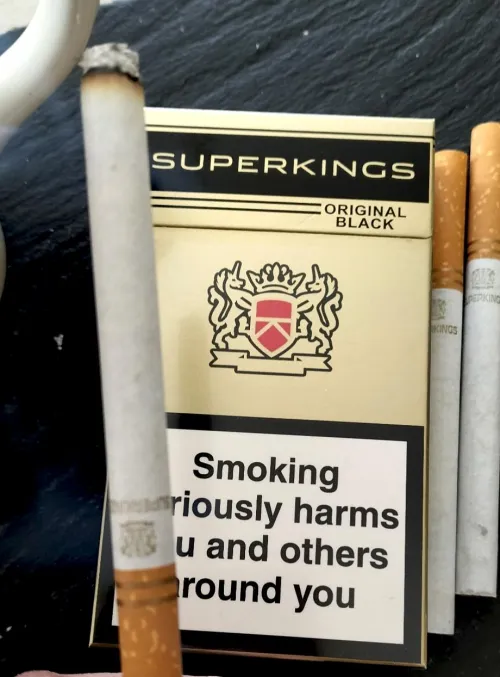 Chilling Chaining the Superkings black this morning. Hope everyone has a good day enjoy your smokes  by neighboy28