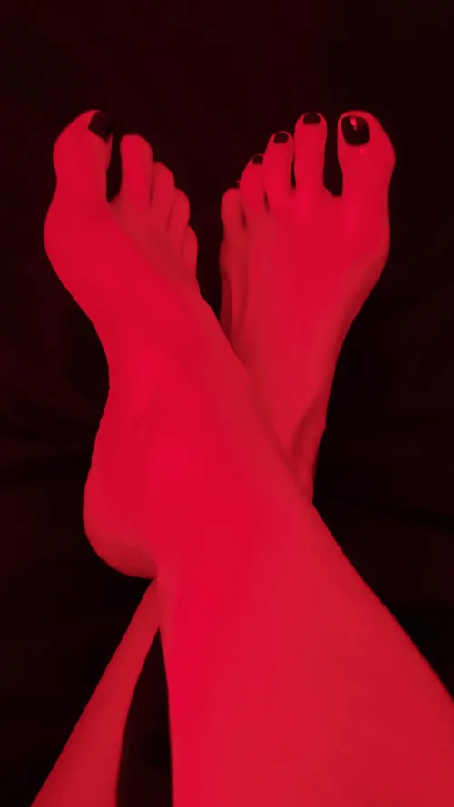 Chilling under red lights with these soles  by necroxia69